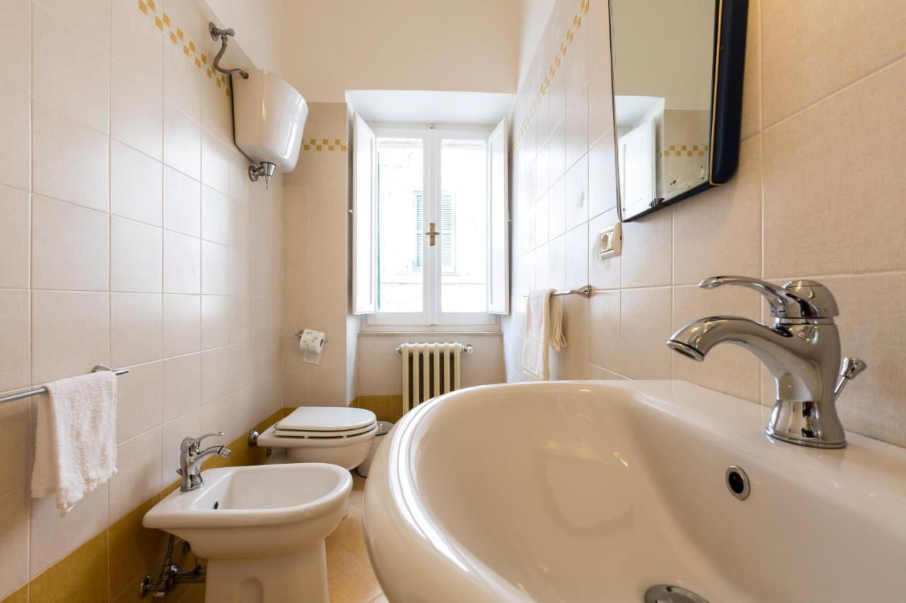 Room En Suite La Corte Ассизи Экстерьер фото