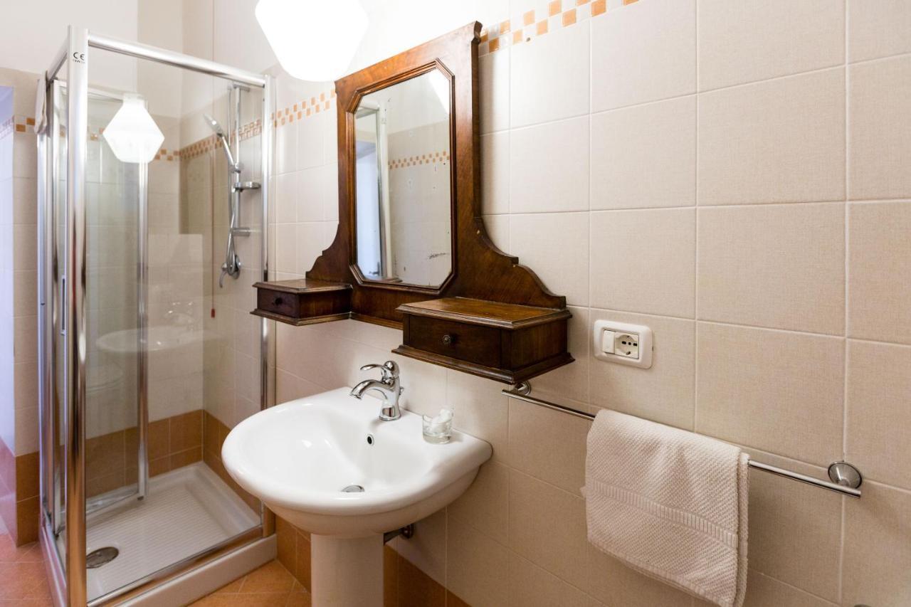 Room En Suite La Corte Ассизи Экстерьер фото