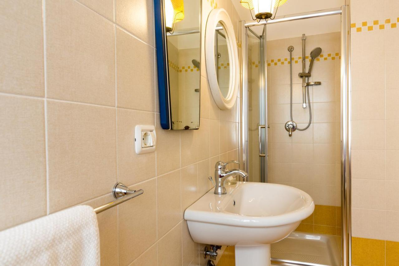 Room En Suite La Corte Ассизи Экстерьер фото