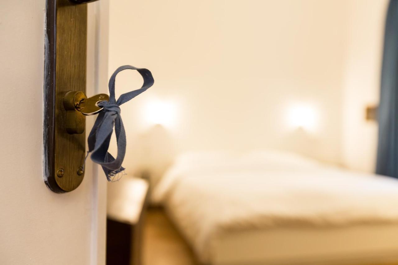 Room En Suite La Corte Ассизи Экстерьер фото